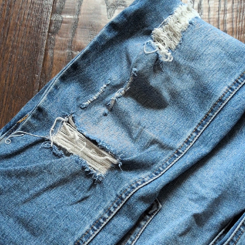 ALTAR'D STATE I Distressed Ripped Light Wash Denim Straight Leg Jeans, 28 - Picture 8 of 16